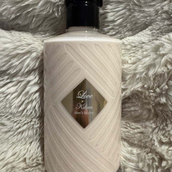 Kilian Love Don't Be Shy Pink Moisturizer - Picture 3 of 13